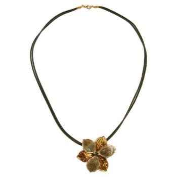 Kette 48mm Blume Metallanhänger oliv-gold emailliert Kordel oliv 50cm