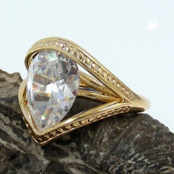 Ring mit 10x18mm großem Zirkonia in Tropfenform 3 Mikron vergoldet Ringgröße 58