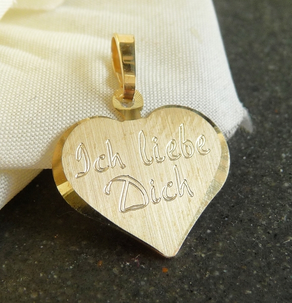 Anhänger Gravurplatte Herz 15x13mm "Ich liebe Dich" 8Kt Gold