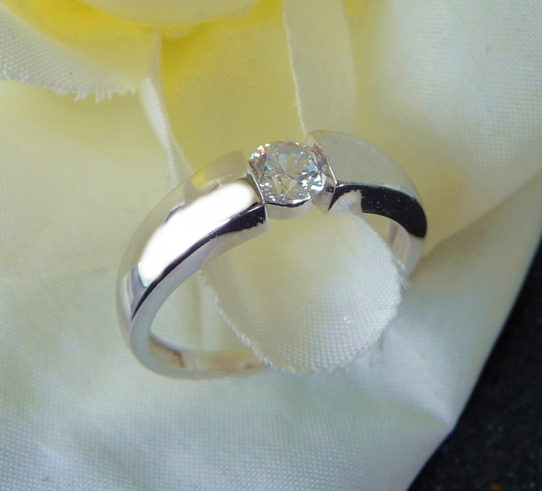 Ring Solitär Zirkonia 5mm 8Kt 333 Weissgold